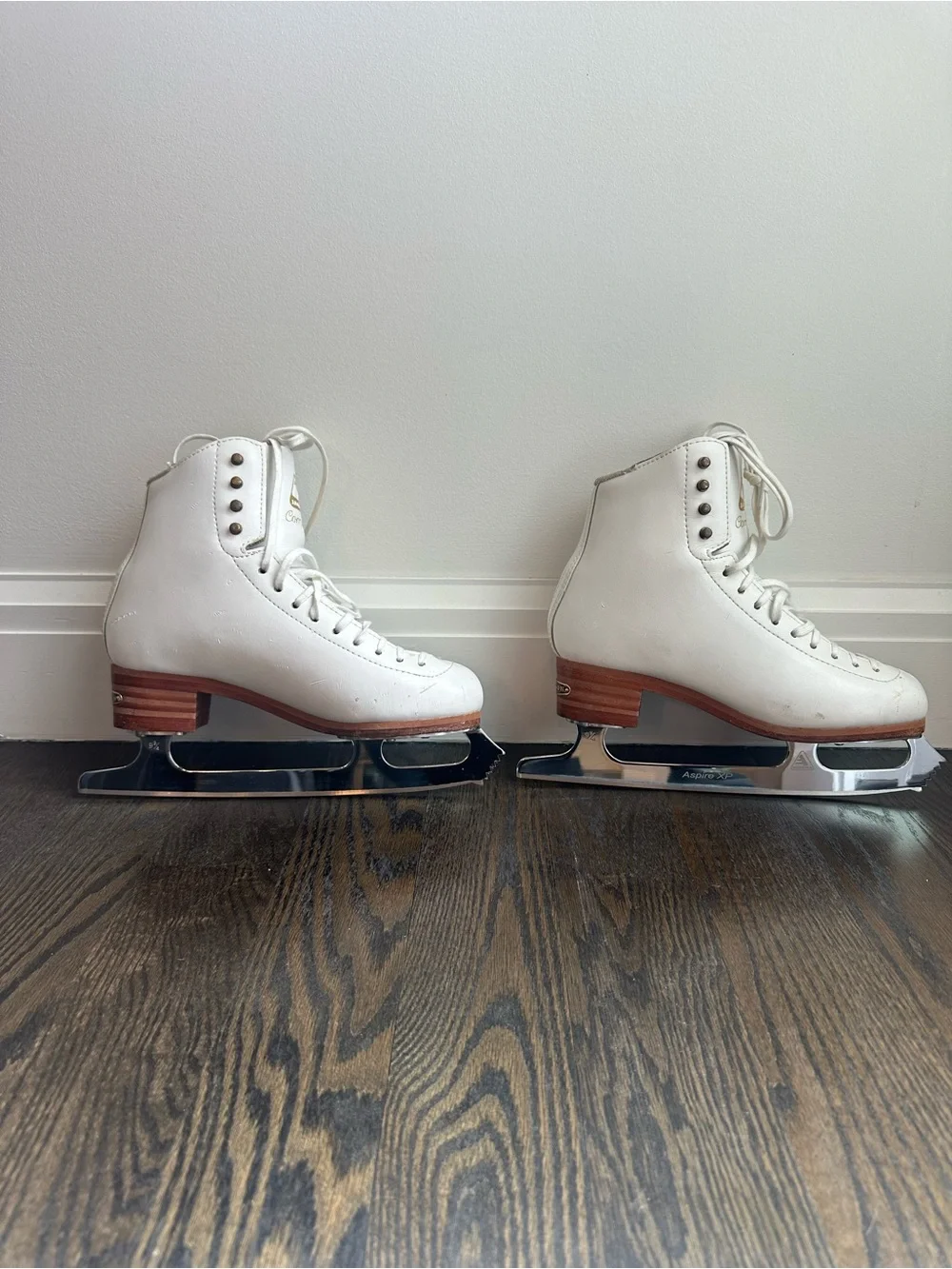 Jackson Ultima Competitor Ladies Figure Skates Size 7B